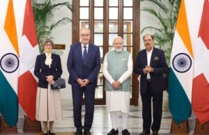 प्रधानमंत्री मोदी और स्विट्जरलैंड के राष्ट्रपति के साथ डीसीएफएलआई के चेयरमैन पूरन डावर की हुई भेंट